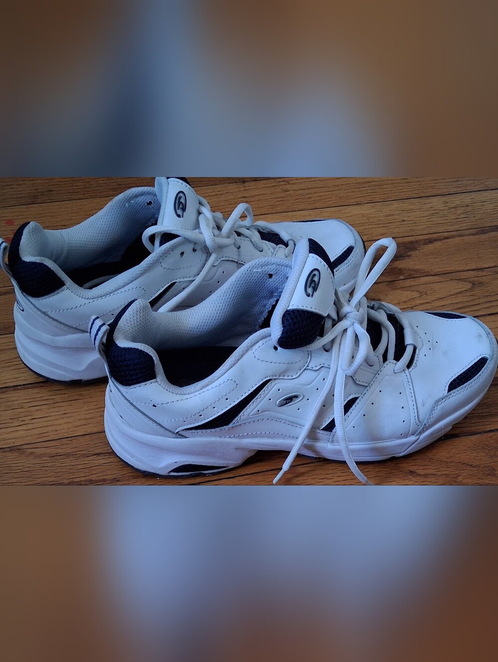 Dr. Scholl's Sebastian - Men's White/Navy Blue Walking Athletic Shoes. Size 9W